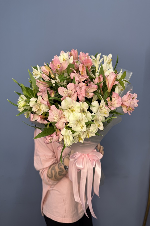 Букет из альстромерии купить в Химках