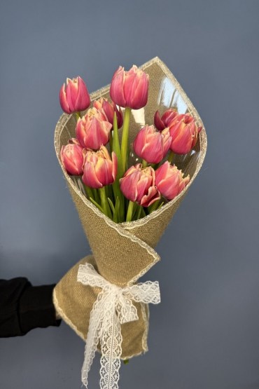 Букет из тюльпанов Лучи счастья фото