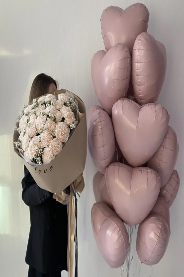 Набор из букета диантусов и воздушных шаров Фонтан из фольгированных шаров сердца фото
