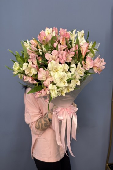 Букет из альстромерии купить в Химках