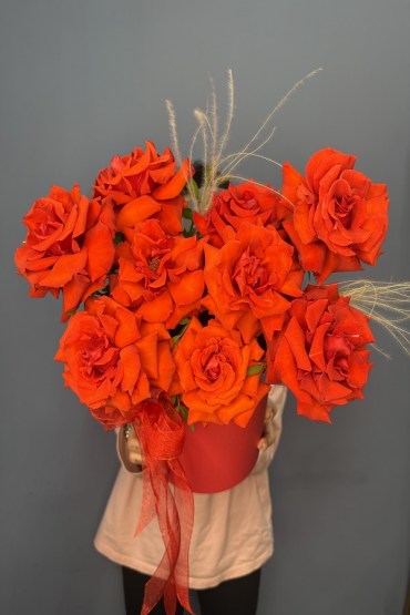 Композиция в шляпной коробке Страстная любовь  купить в Химках