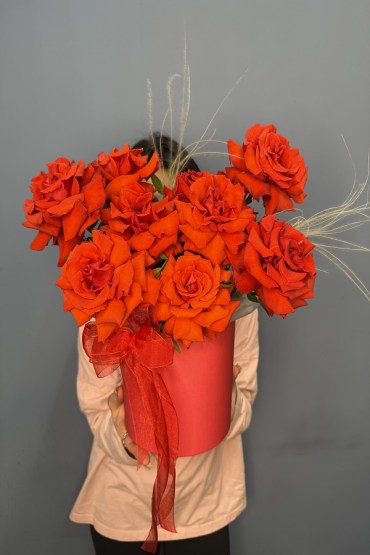 Композиция в шляпной коробке Страстная любовь  купить в Химках